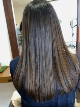 ジッカジッカ(Jicca Zicca)の写真/ずっと触っていたくなるような潤いのあるツヤ髪を叶える。大人女性のための極上髪質改善メニュー。