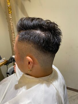 バグズ ヘアデザイン 桔梗が丘店(Baguz HAIR DESIGN) ワイルド×フェードカットバーバースタイル20代30代40代50代