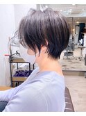 絶壁解消×アッシュグレー×40代×前髪長め大人ショートボブ永