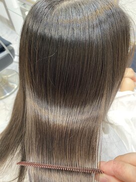 エスカーラ 表参道(THE ESCALA) @shino_ne197/暗髪はアッシュグレージュカラーで透明感を♪