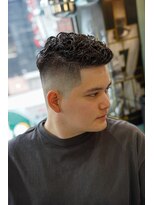 タイト スワッグ バーバーワークス(TIGHT SWAG BARBERWORKS)&nbsp;スキンフェード×ウェイビーパーマ