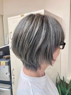 エターナルバイマティーナ(Eternal by MATINA) 【シルバー/バレイヤージュ/ショートカット】20代30代40代50代