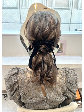 ミラ(Mila) ふわふわミディアムポニー♪お呼ばれヘア