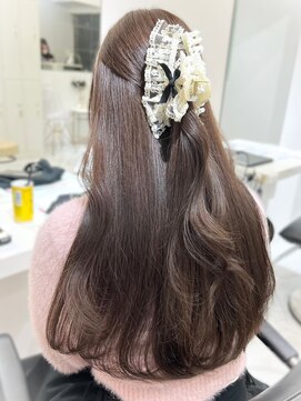 ランテルディ 渋谷(LANTERDIT) ハーフアップ　ベージュカラー　ロングヘア　ブリーチなしカラー