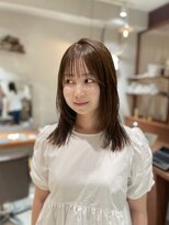 ウツギ(UTSUGI)&nbsp;ミディアムレイヤー×アッシュベージュカラー