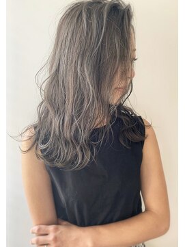 エル セルカ 高田馬場(el CERCA) 外国人風3Dハイライトグレージュ&小顔切りっぱなし外ハネ