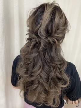 ケイティ(Keity) サイドねじりのハーフアップ【TEL予約でお得】￥2300→￥2100