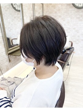 ヴィアスヘアー(vias hair) 動きのある大人ショート