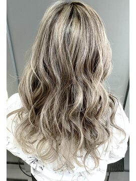 トリニティ(trinity) ハイライトバレイヤージュアッシュグレージュ【豊見城カラー】