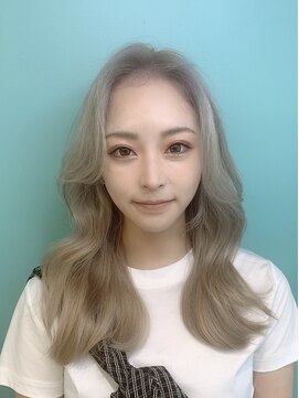 リーホリエ(Lee Horie) 韓国風ヘアー