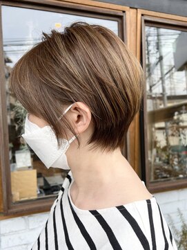 ルアン(Luann) ベージュ×ショート