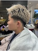 アップバング×ローフェードアップバングハイトーン短髪
