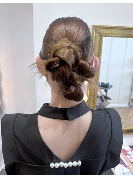 コワファースト  させぼ五番街店(COIFF1RST) ダブルシニヨンアレンジ★