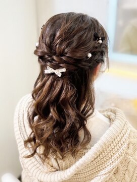 アトリエビューティーアミュ(atelier beauty AmU) 結婚式 お呼ばれ ハーフアップ×リボン・パール・ビジューアクセ