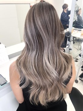 ジル ブラン 福岡(JIL BLAN) ハイライトカラー/ショートカット/レイヤーカット/福岡天神