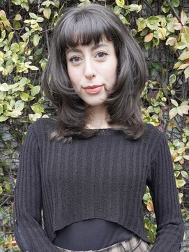 ビュートリアム 福岡(BEAUTRIUM) エレガントなミディアムレイヤーヘア