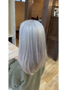 モアムー(Moremuu) 【長尾】ホワイトシルバー