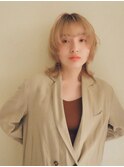 柔らかブロンド×レイヤーたっぷりウルフミディ