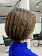 《*白髪ぼかしハイライト*》×《*ショートヘア*》でやわらかさと軽さをプラス＊[高松]