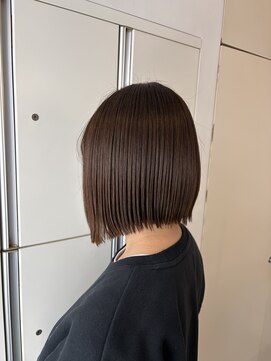 ディシェーレローブ(die Schere Lob) 赤味ゼロで叶える透明感ベージュ