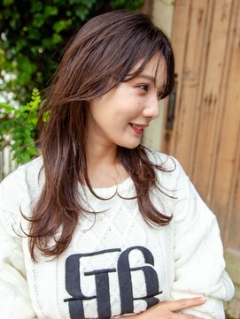 ヘアアンドリラクゼーション シャッセ(Hair&Relaxation SASE) 毛量を抑えたロングスタイル♪