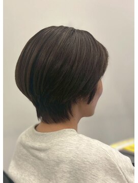 アコロン 武蔵小杉(acoron.) 襟足すっきり、上品ショートヘア【武蔵小杉】