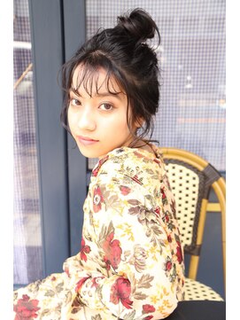 ラ ヴィレット(LA VILLETTE) ミディアムメッシーバン