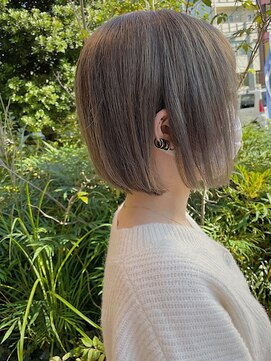 シルフ 吉祥寺(sylph) ハイトーンシルバーのぱつっとボブ【sylph吉祥寺】