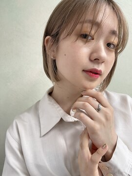 デコ(DECO) 《RYUSEI》ボブ　ベージュ　シースルー　ダブルカラー　ミニボブ