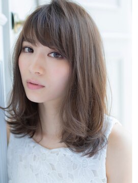 エメ(aimer) 大人のミディアムボブ
