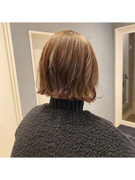 フランチェスカドット(francesca.) ミルクベージュ×切りっぱなしボブ【竹中慎治】梅田