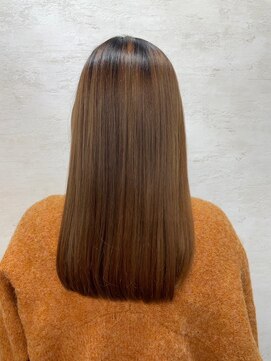 アンジェリカ(Angelica Total Beauty Lifestyle Design) 毛先重めストレート