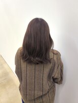 ビーヒアナウ N゜03 金沢駅西店(BE HERE NOW) 切りっぱなしセミロング