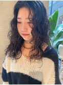 カーキグレージュ　ボブ　大人かわいい　フェザーバング