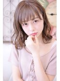 小顔ミディアムウェーブボブ