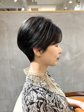 ルフトバイアンビエンテ(Luft by ambiente) ベリーショート 暗髪カラー