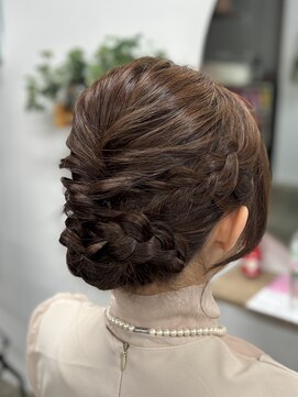 三つ編みパーティーヘアセット