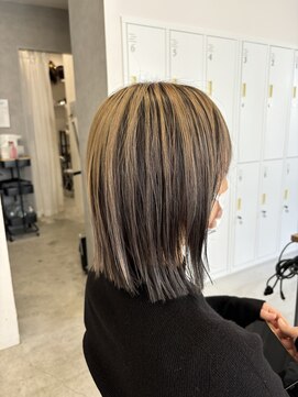 テラス トヨタ(Telasu Toyota) アンブレラカラーで切りっぱなしボブをオシャレに◎