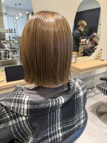 ラ ペ(LAPAIX)&nbsp;艶感ベージュの切りっぱなしボブ