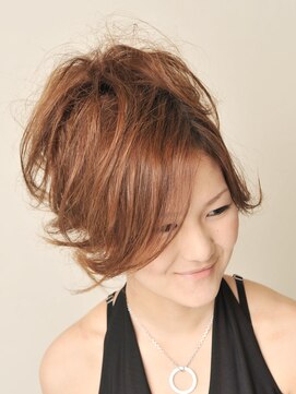 アイビイ(ivy) かっちりしすぎないルーズアップ
