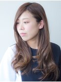 大人の気品溢れる憧れのロングスタイル
