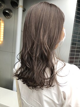 ネイヴィル(navile) ミルクティベージュ