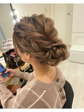 ヘッズ(HEADZ) 編み込みシニヨン