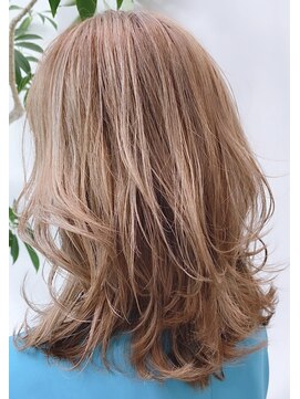 ステア ケース(stair case) 【NATASHA】ミディアム小盛りレイヤー