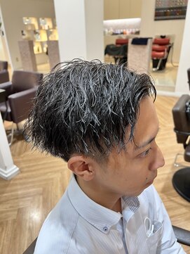 コワファースト させぼ五番街店(COIFF1RST) 七三分け×ツイスパ☆