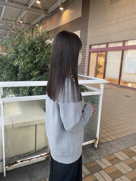 ルッツ(Lutz. hair design) straight hair dark silver