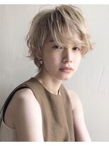 ベル 新宿(Belle) ケアブリーチを使ったブロンドウルフショート!ダメージ93%軽減