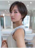 20代30代大人かわいい丸みショート斜めバングイメチェン
