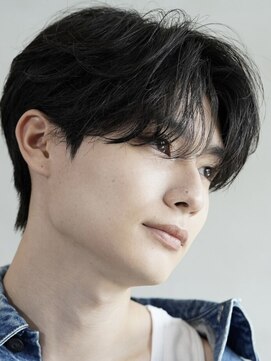 レタッチバイフィフス(RETOUCH by fifth) センターパートニュアンスパーマガイルヘアコンマヘア黒髪