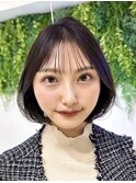 美髪ブルーブラックショートカット韓国顔周り切りっぱなしボブ